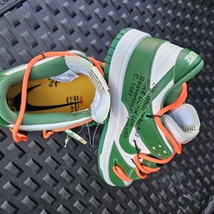 Nike dunk off white pine green